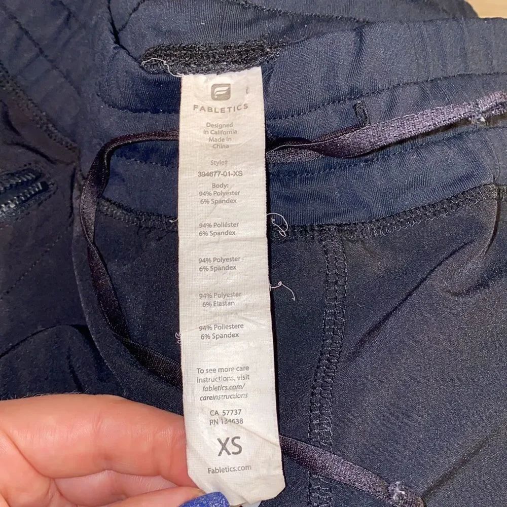 ✨Fabletics Calama Crop✨  - Picture 4 of 6